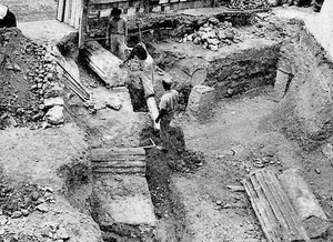 15 – Escavação do Teatro Romano nos anos 60